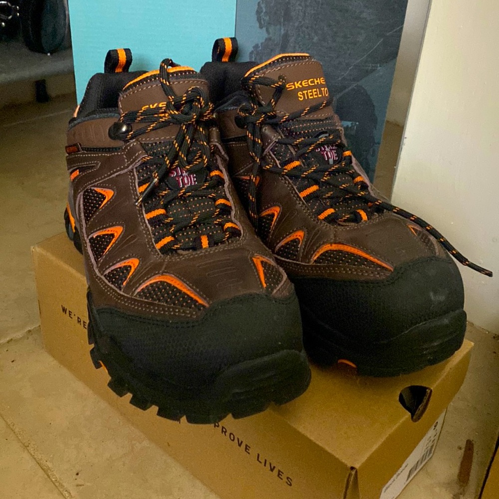 Sketchers Steel Toe Shoes/Low Cut Boots